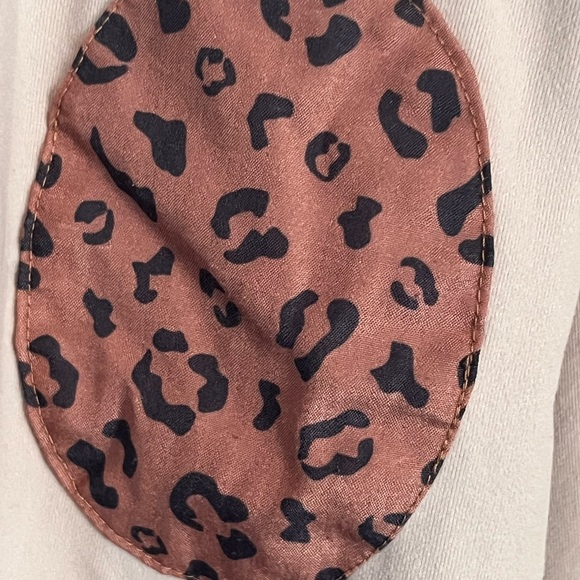 Simply Southern Super soft button pullover with leopard print accent Large - Picture 9 of 10